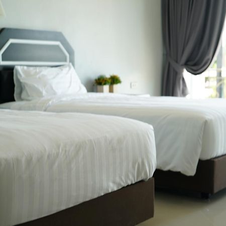 Hotel The Tung Pattaya Exterior foto